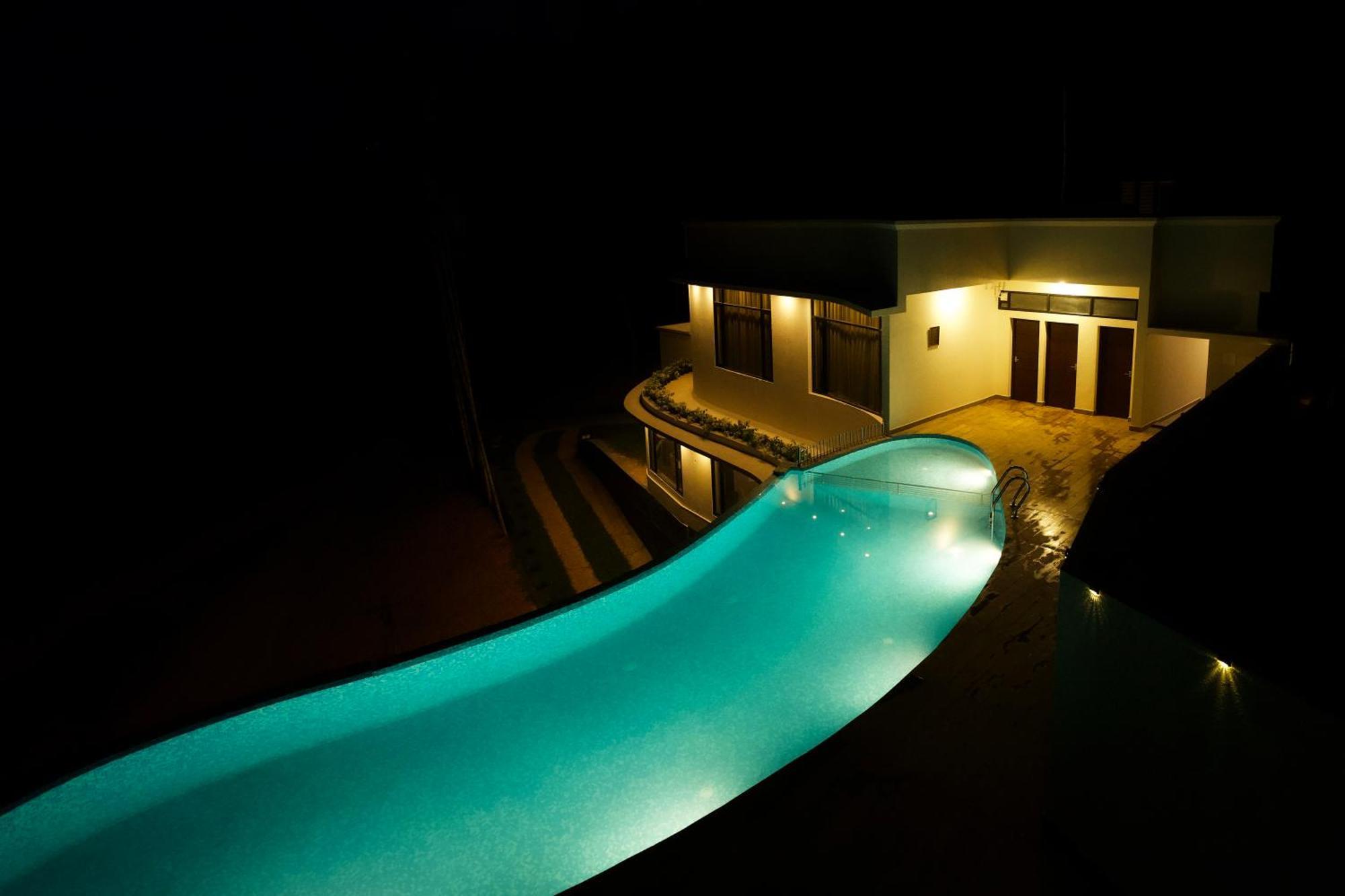 Hotel Serene Aqua Hills Kozhikode Mennanyam Exteriér fotografie