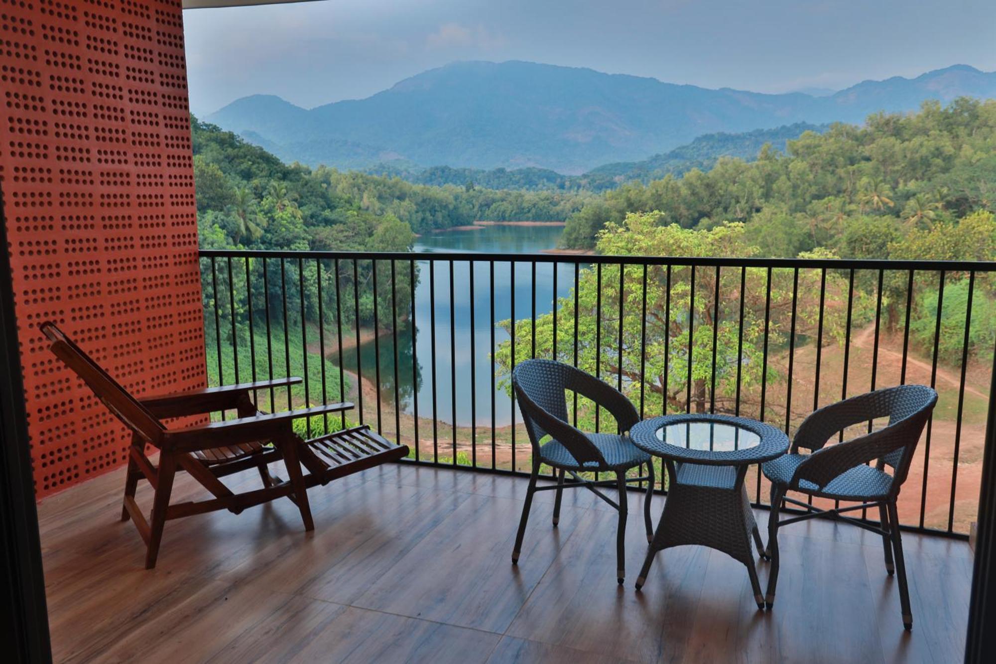 Hotel Serene Aqua Hills Kozhikode Mennanyam Exteriér fotografie